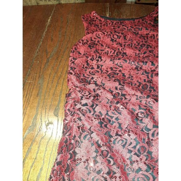 14 Scarlett Sleeveless Red Lace Overlay Black Sequin Special Occasion Dress - Picture 2 of 5